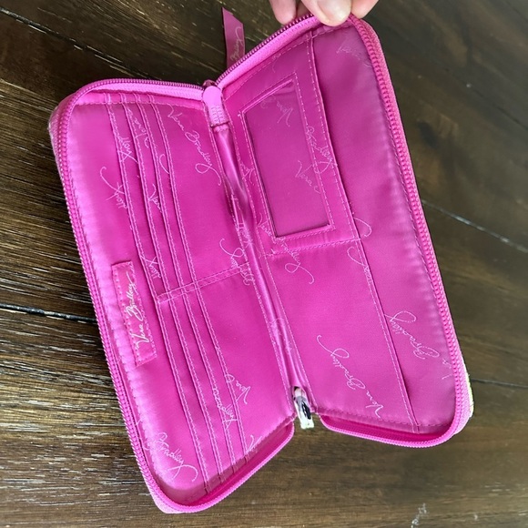 NWOT Vera Bradley zip around wallet - Picture 7 of 8